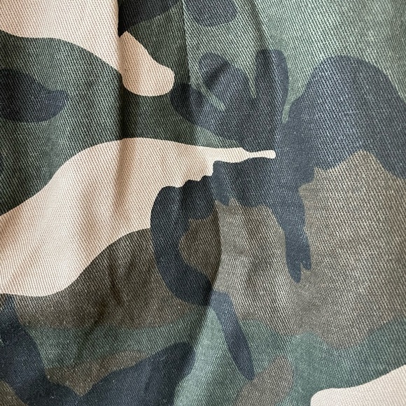 NWT BOOHOO CAMO PRINT CARGO PANTS SIZE 10 - Picture 4 of 11